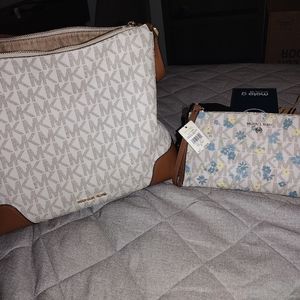 Michael kors brand new large shoulder purse and clutch/wallet!!